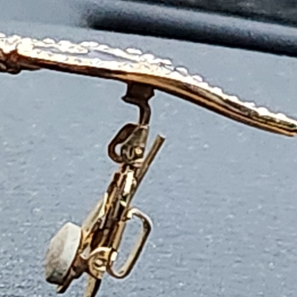 Vintage Butler Clip-on Earrings - Picture 9 of 13